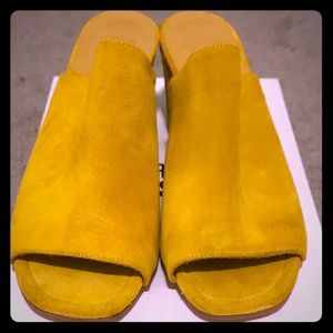 MNZ mustard mules